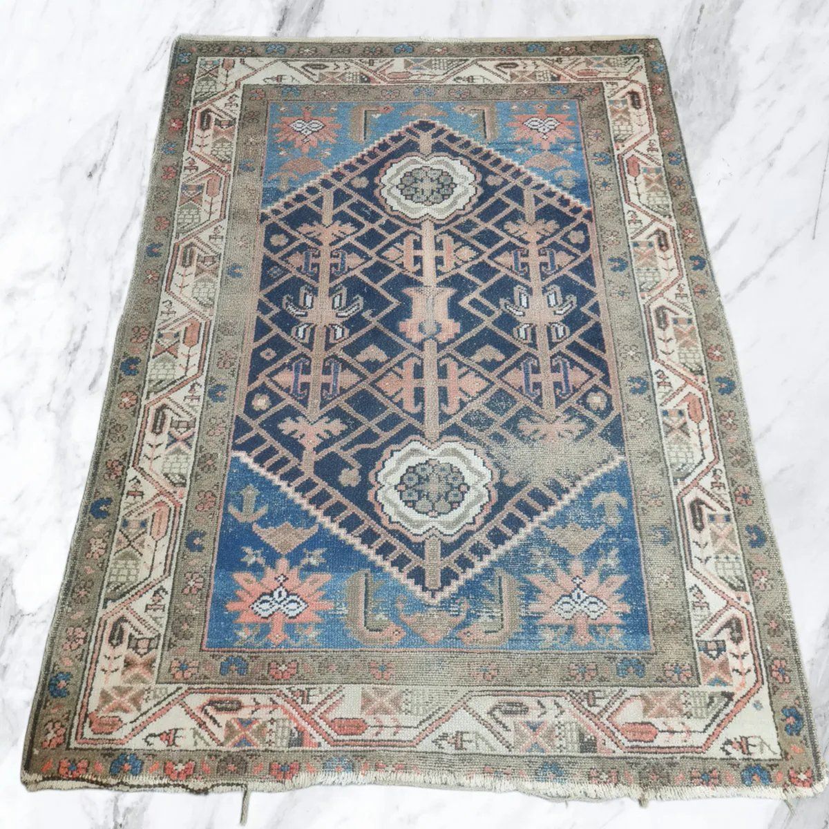 Kasachisches Vintage-Schätzchen - ca. 100 Jahre alt 145 × 105 cm