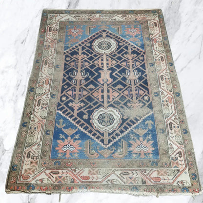 Kasachisches Vintage-Schätzchen - ca. 100 Jahre alt 145 × 105 cm